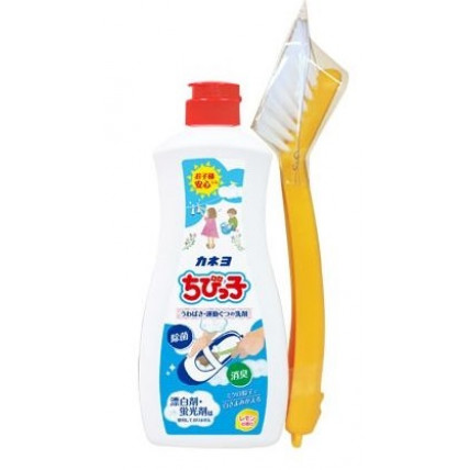 Kaneyo Środek czyszcząco-dezodorujący do obuwia i wkładek ze szczotką 450g
